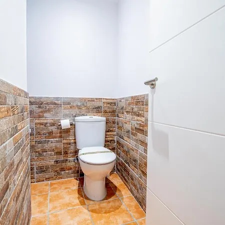 Planta Baja En La Muralla Romana Junto A La Catedral Appartement