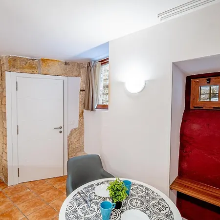 Planta Baja En La Muralla Romana Junto A La Catedral Apartamento Tarragona